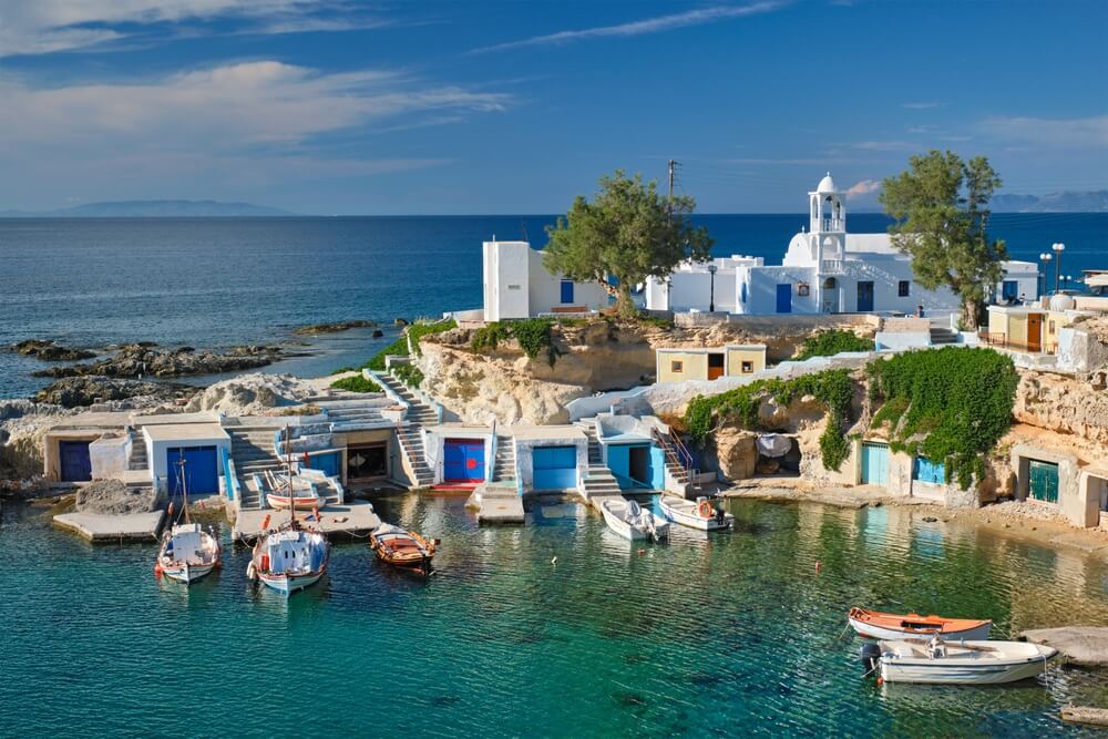 Découvrez la petite île calme de Milos ©Shutterstock