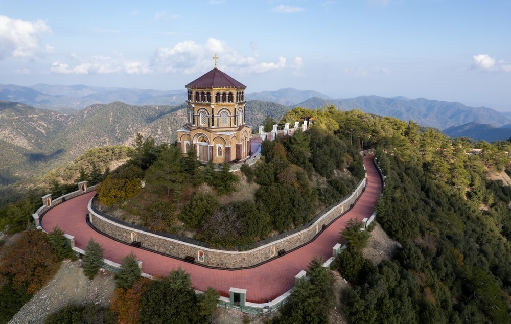 Le temple de Panagia Kykkou dans les montagnes Troodos ©Shutterstock