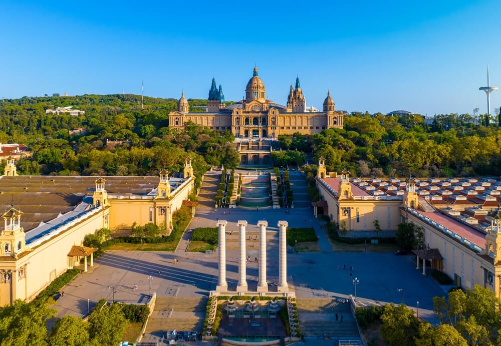 Découvrez le sommet de la colline de Montjuïc en prenant le téléphérique ©Shutterstock