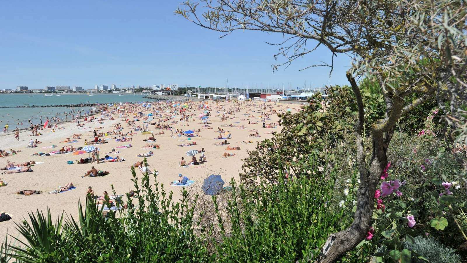 Visitez la Rochelle et profiter de la plage des Minimes ©Sud Charente Tourisme