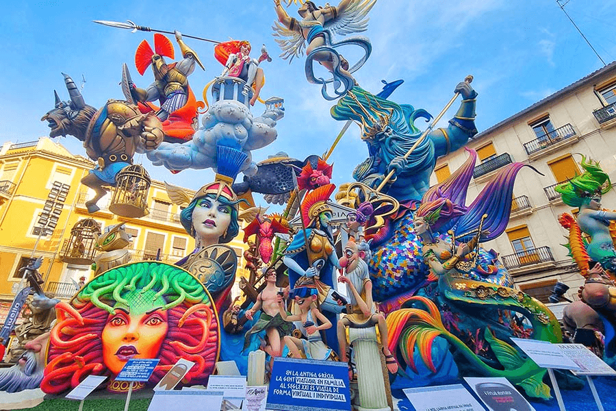 Les Fallas de Valence, célébrées chaque mois de mars © Dream Properties