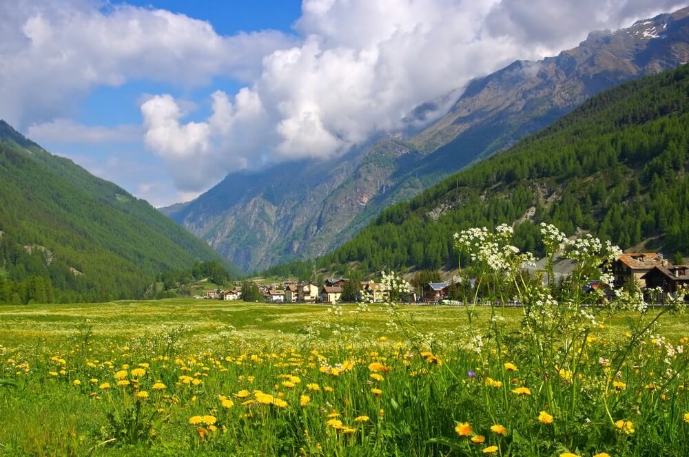 Le village de Cogne, départ de superbes escapades nature ©Shutterstock