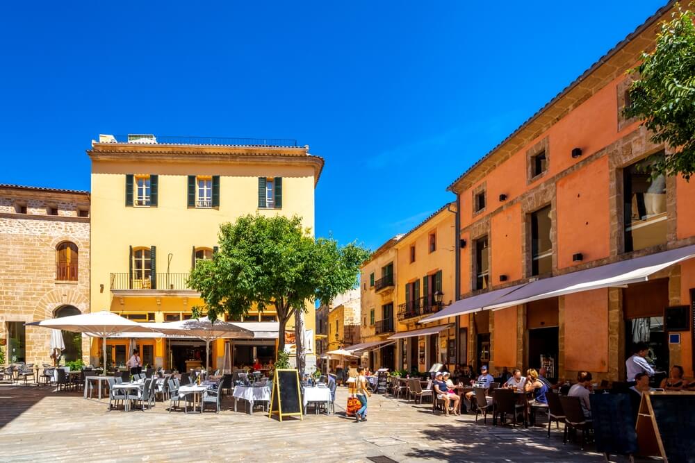 Arpentez les rues d'Alcúdia, ayant garder son style ancien ©Shutterstock