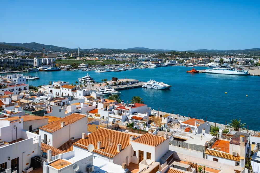 Eivissa, ou Ibiza Town, capitale de l'île d'Ibiza ©Shutterstock