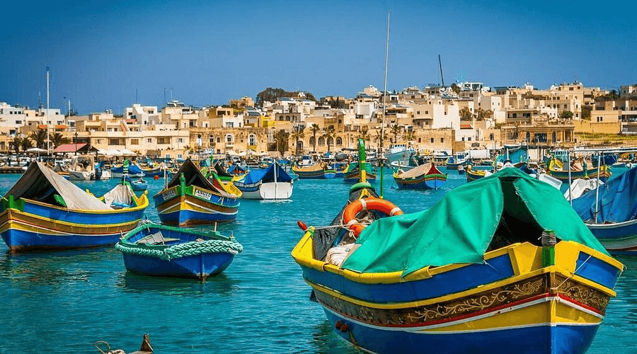 Marsaxlokk est un charmant village de pêcheurs connu pour son marché dominical et ses bateaux traditionnels multicolores © Tripadvisor