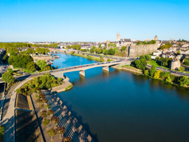 Visiter le Maine-et-Loire et Angers sur les bords de la Maine ©Shutterstock