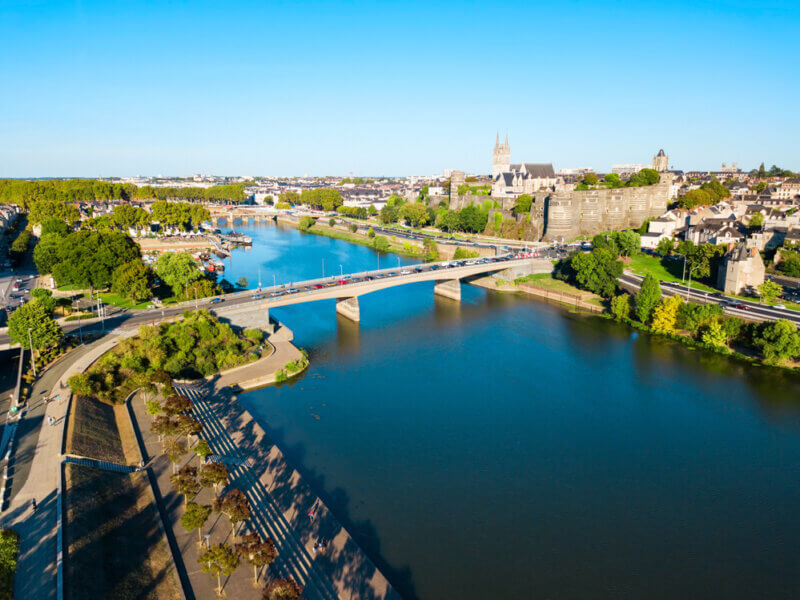 Visiter le Maine-et-Loire et Angers sur les bords de la Maine ©Shutterstock