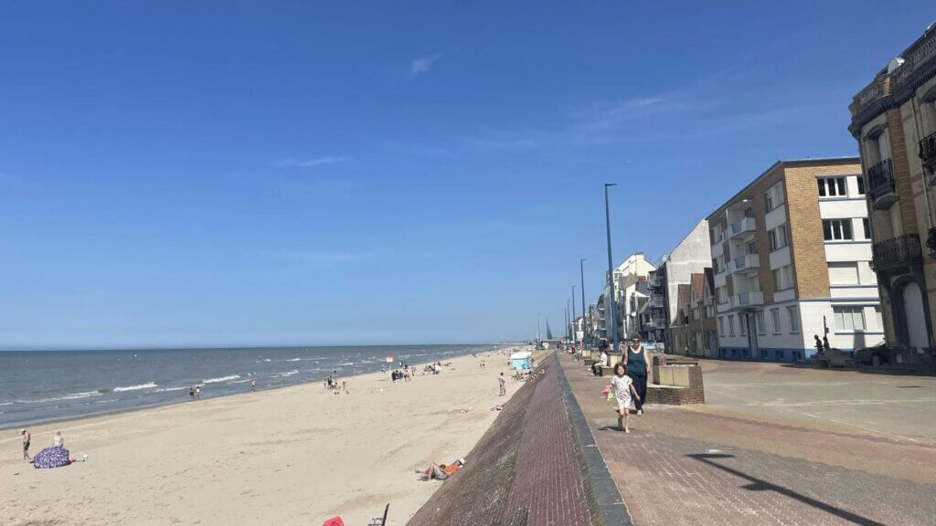 Profitez du bord de mer à Bray-Dunes lors de votre séjour dans le Nord ©La Voix du Nord