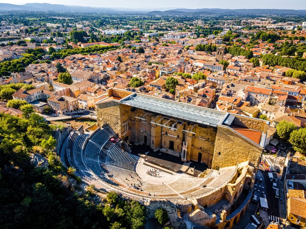 Orange et son superbe théâtre antique ©Shutterstock