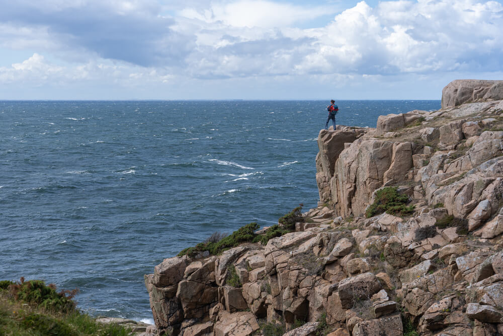 Photo sur l'une des falaises de Bornholm  ©Shutterstock