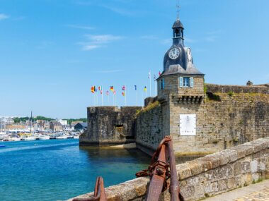 Concarneau, un incontournable à découvrir lors de vos vacances dans le Finistère ©Shutterstock - Margouillat Photo