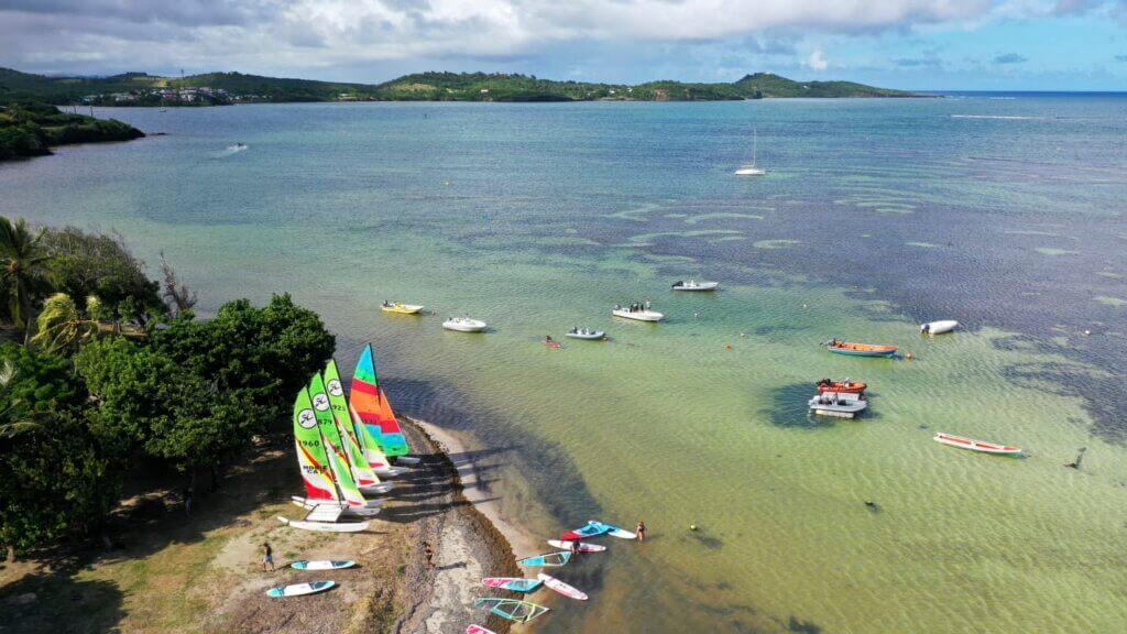 Profitez d'activités nautiques sur les plages du Vauclin ©UCPA