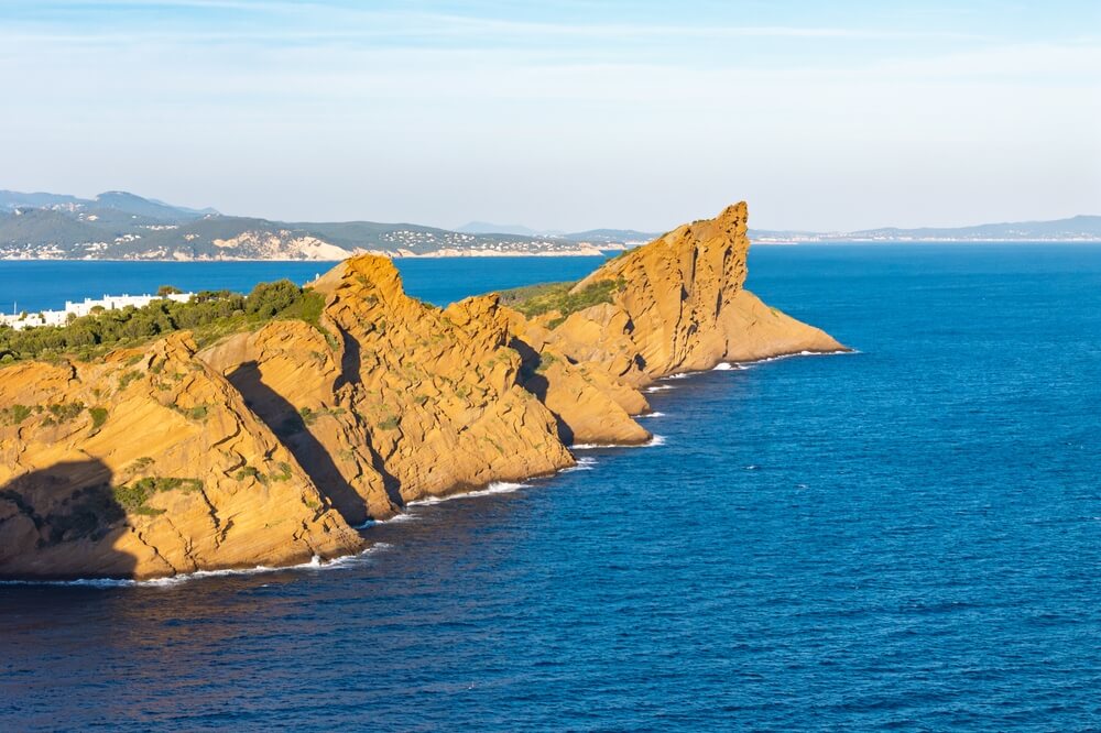 Vue aérienne sur le Cap Canaille © Shutterstock