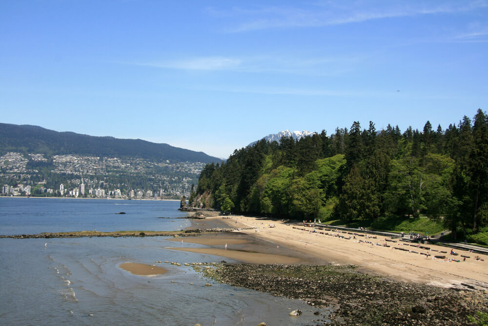 Découvrez la plage plus intime de Third Beach ©Shutterstock