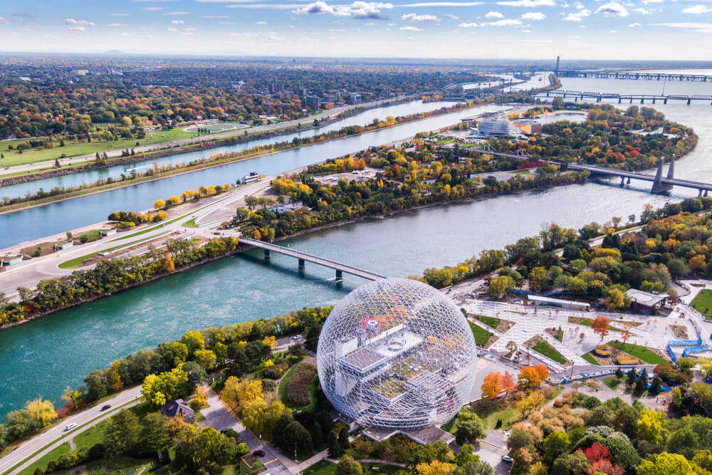 Visiter le Québec par Montréal et naviguer sur le fleuve Saint-Laurent ©Shutterstock