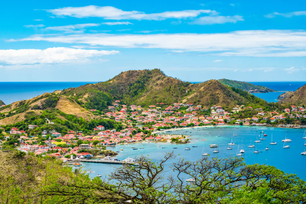 Découvrez le décor de Terre-de-Haut en Guadeloupe ©Shutterstock