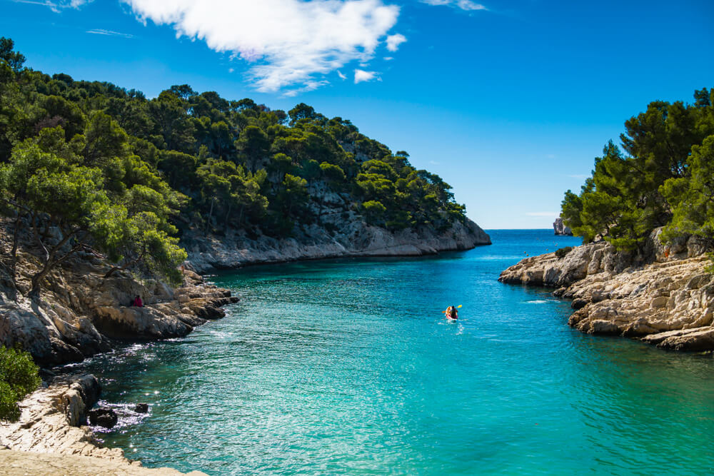 Parcourez les fabuleuses Calanques, de Marseille à Cassis ©Shutterstock