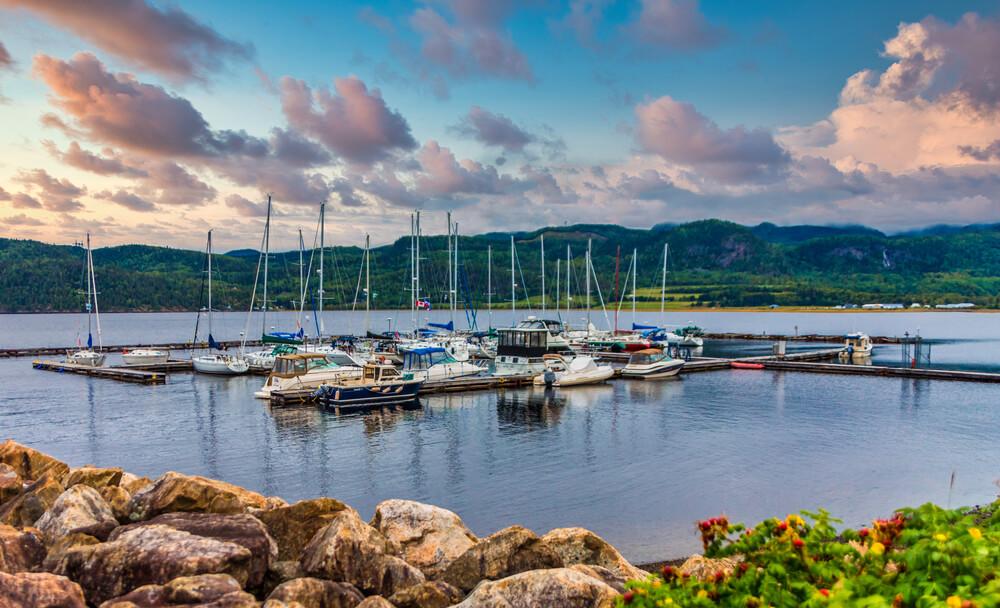 Le fjord du Saguenay est la destination idéale si vous souhaitez voyager au Québec et observer des baleines ©Shutterstock