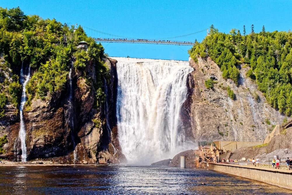 Les impressionnantes chutes de Montmorency, au Québec ©Shutterstock