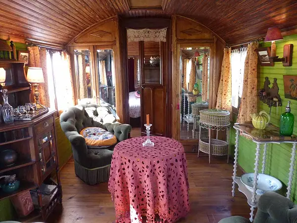 Location Vacances - Roulotte-Caravane - Ouroux - 2 personnes - Photo 2